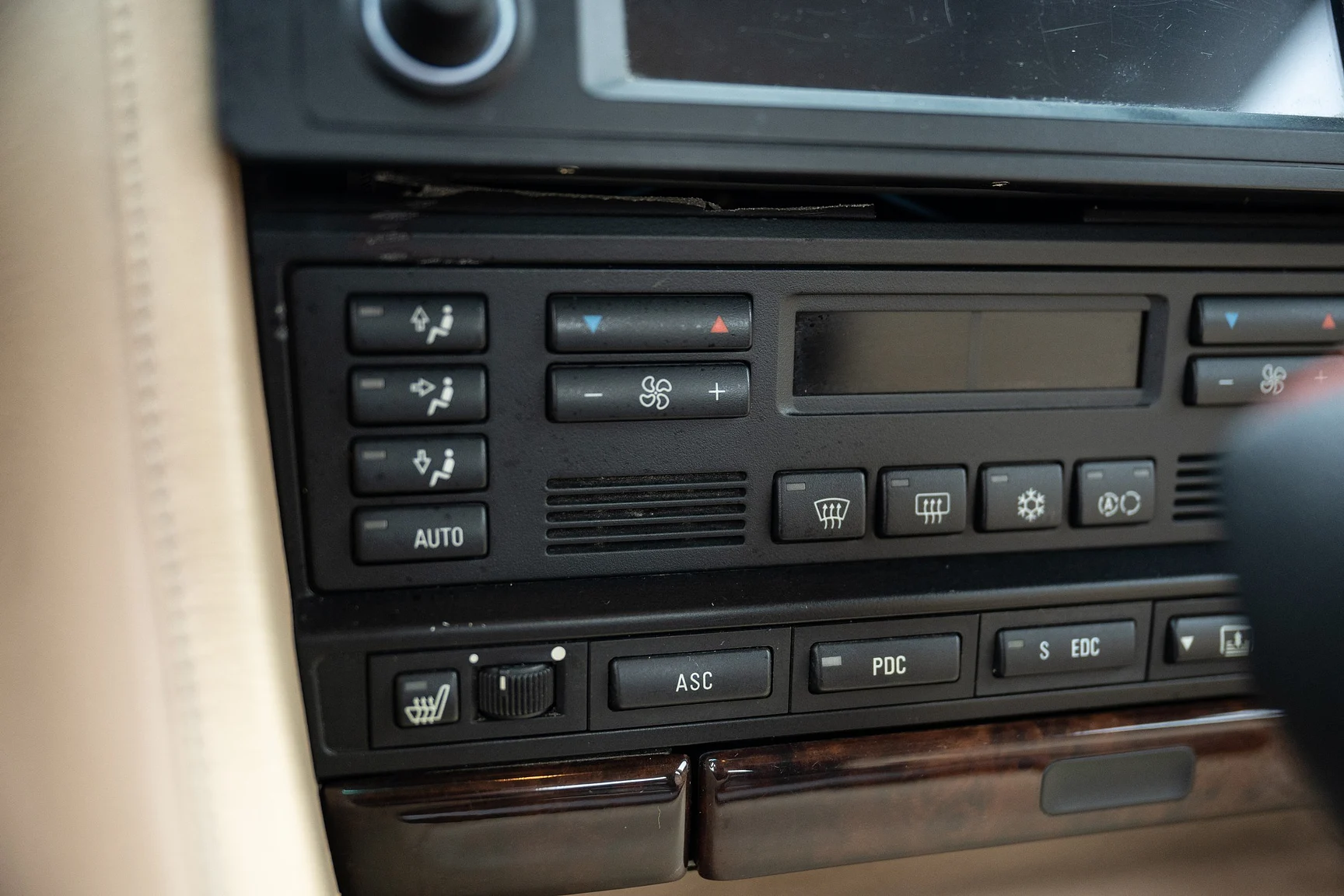 Innenraumfoto von 1996 BMW 740 iA - NO RESERVE (2)