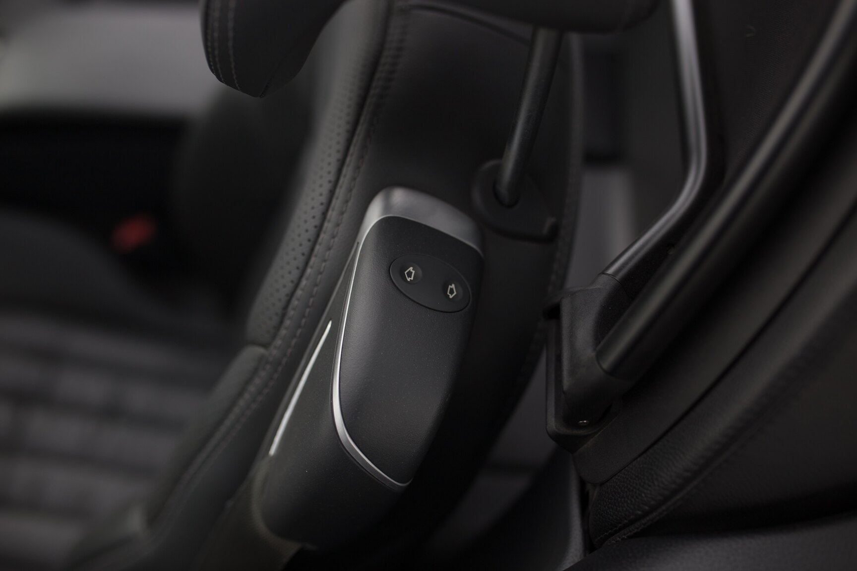 Interior image of 2002 Mercedes-Benz SL55 AMG