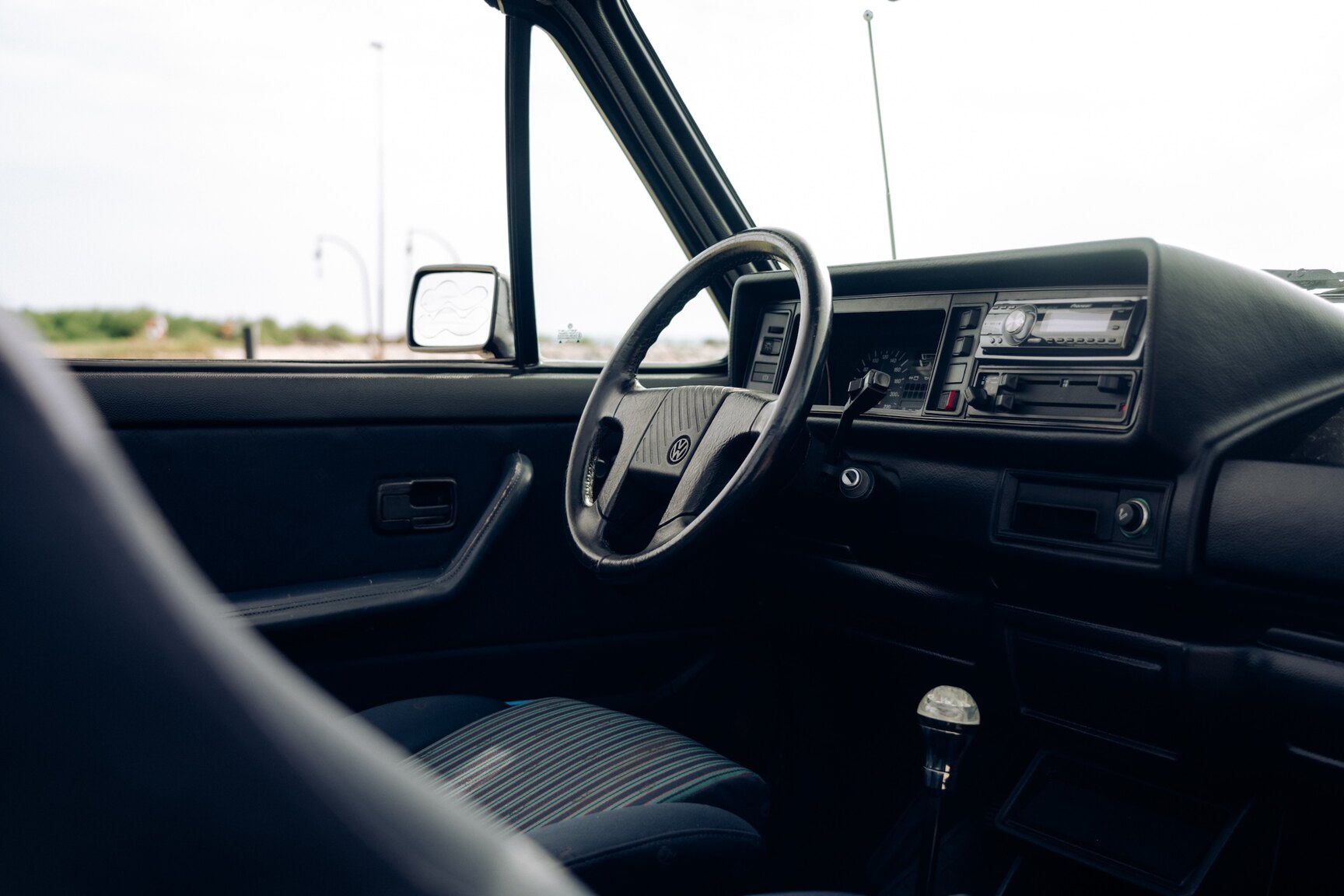 Innenraumfoto von 1991 VW Golf Cabriolet "Etienne Aigner Edition"