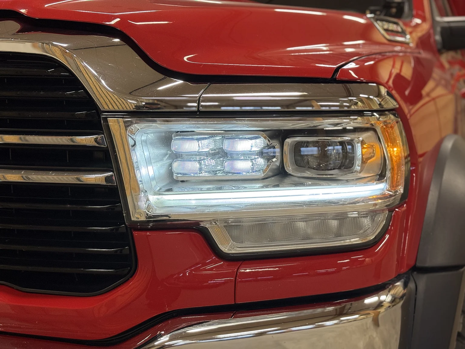 Exteriörbild på 2020 Dodge Ram 2500 Overland (31)