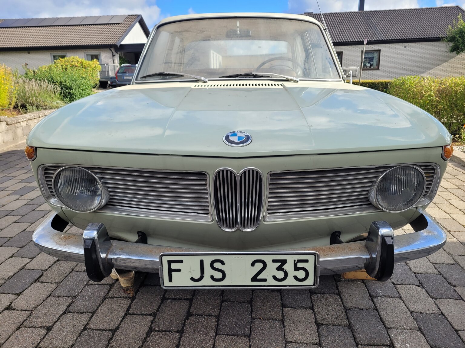 Exteriörbild på 1966 Renoveringsobjekt BMW 1800