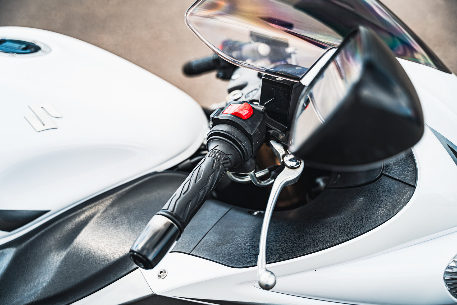 Exteriörbild på 2013 Suzuki GSX1300R Hayabusa