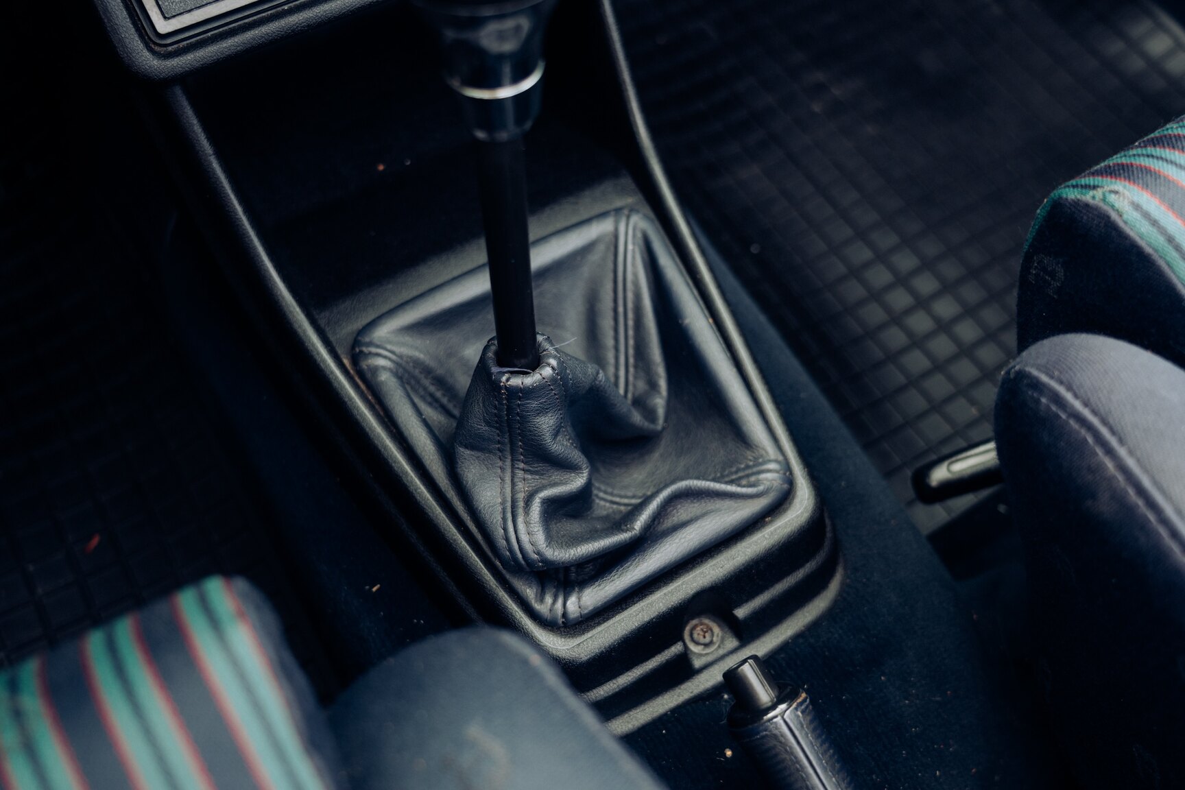 Interior image of 1991 VW Golf Cabriolet "Etienne Aigner Edition"