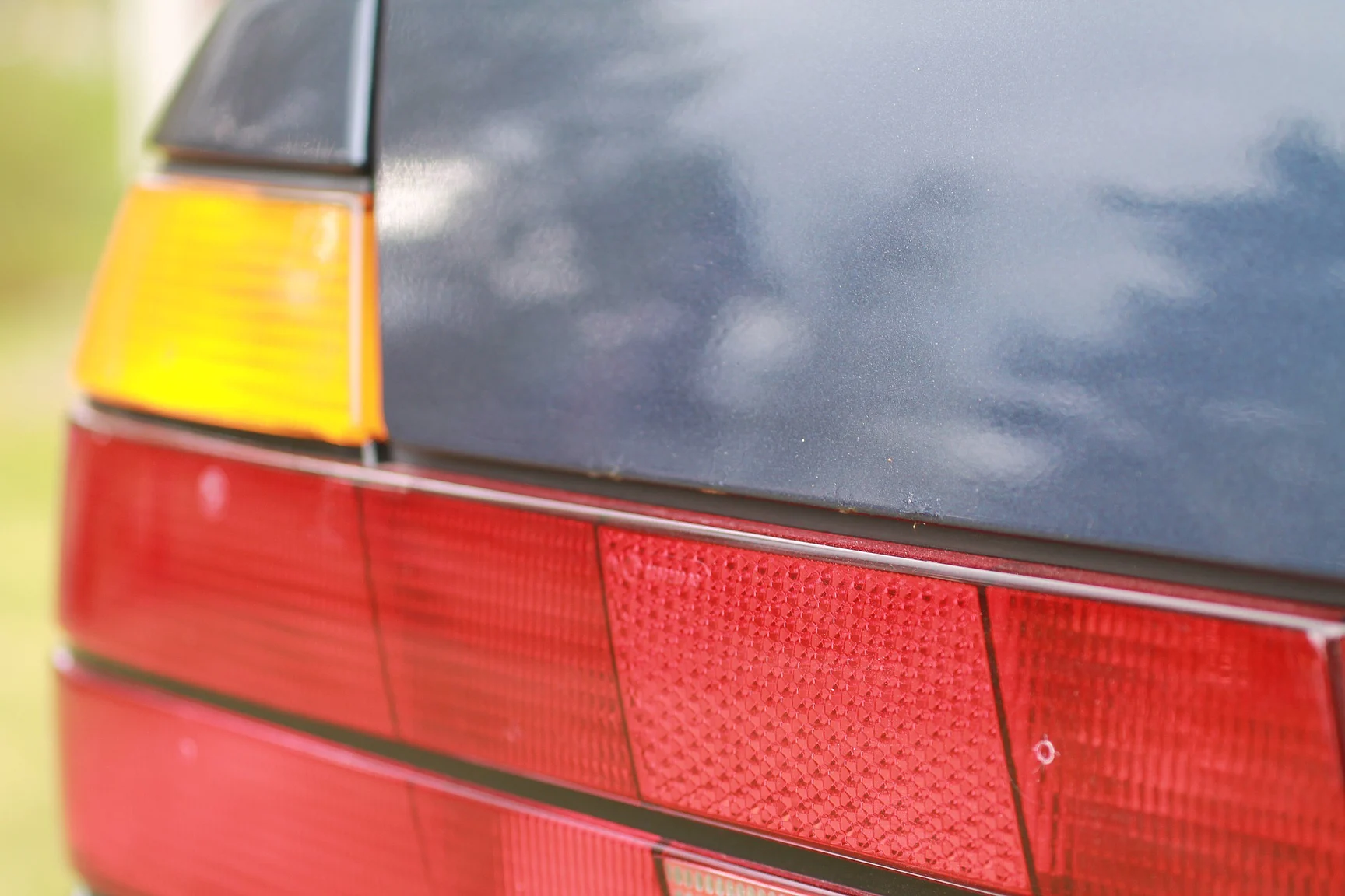 Exterior image of 1989 BMW 750iA (114)