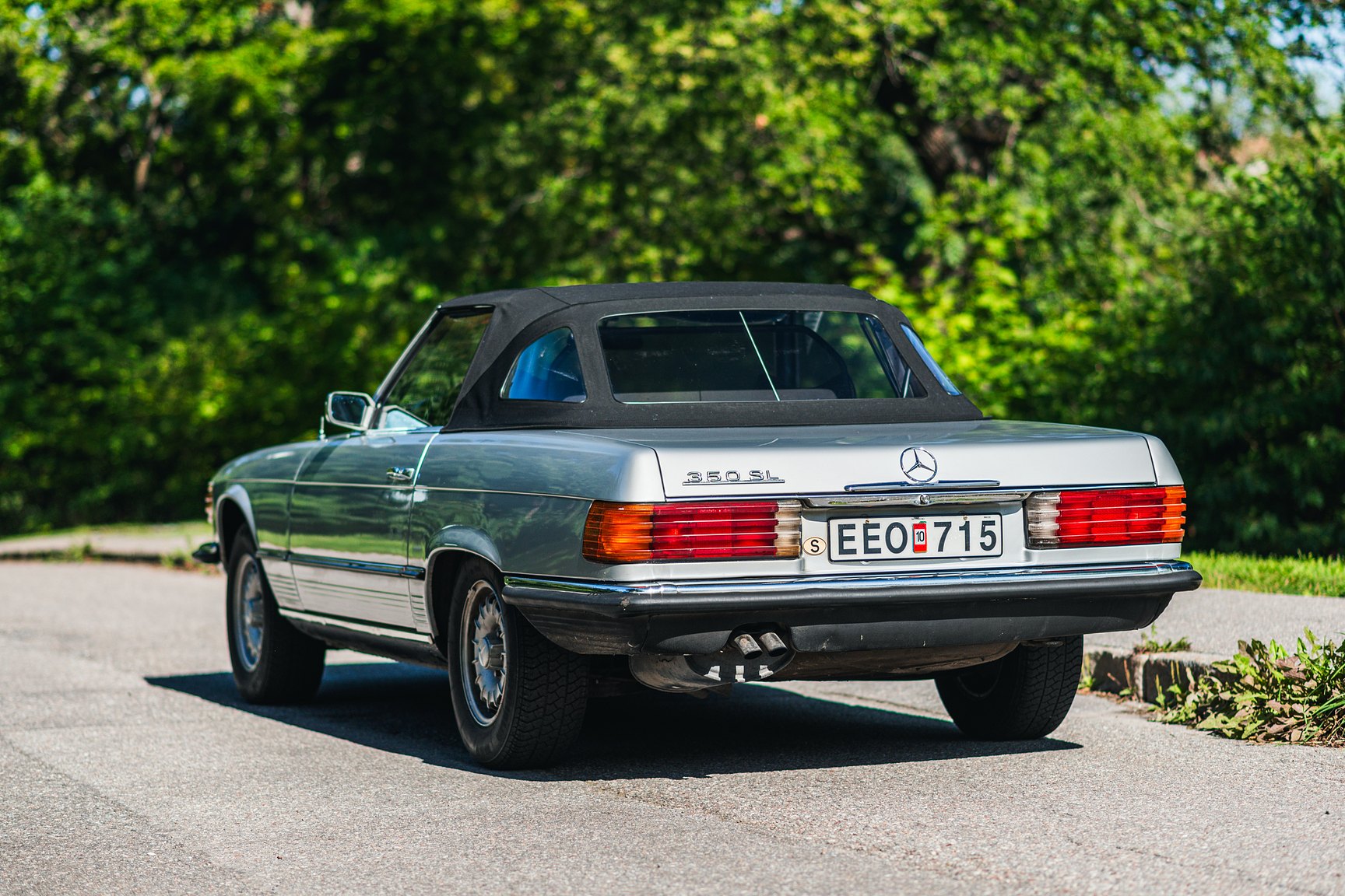 Exterior image of 1972 Mercedes-Benz 350 SL