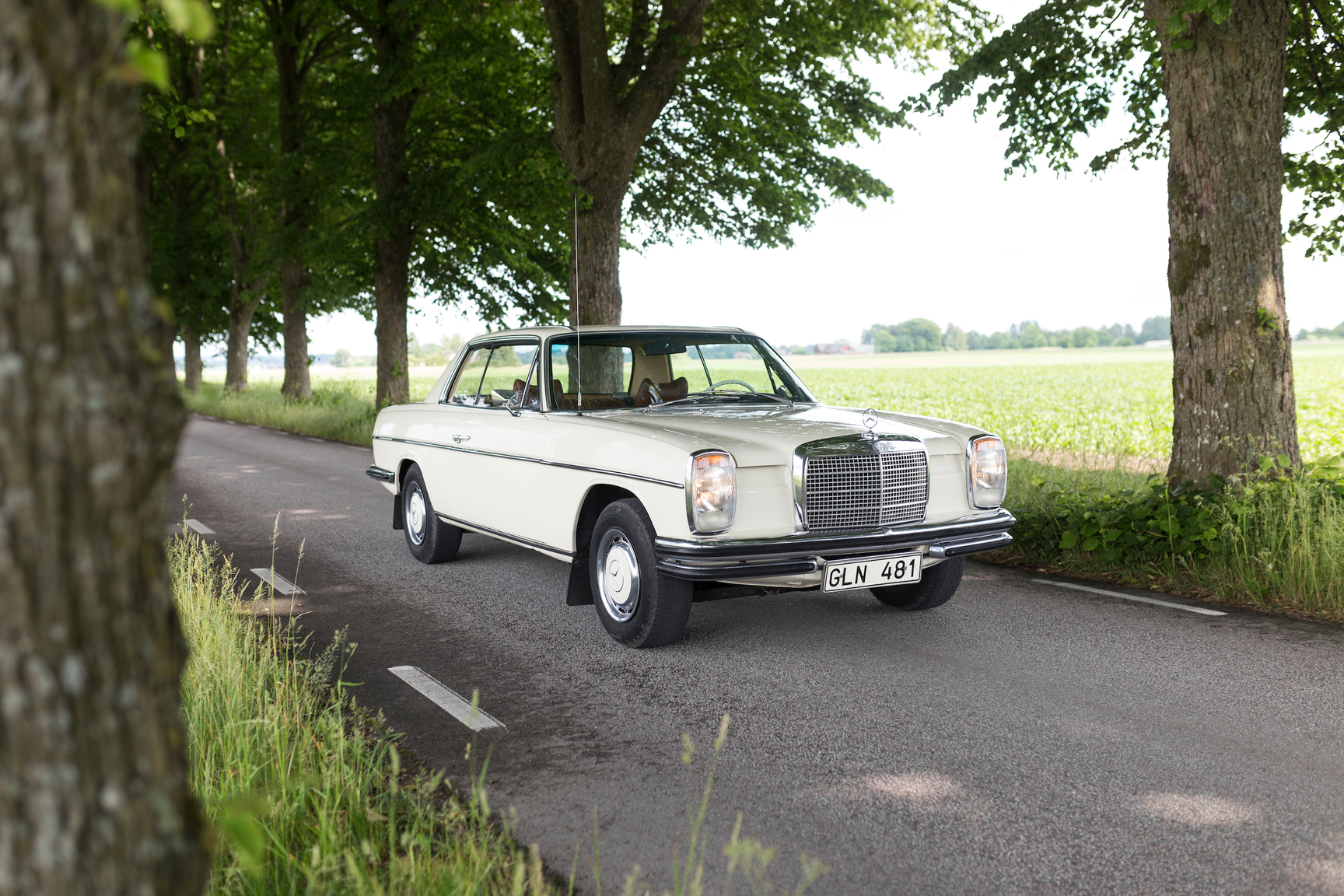 Exterior image of 1971 Mercedes 250 C