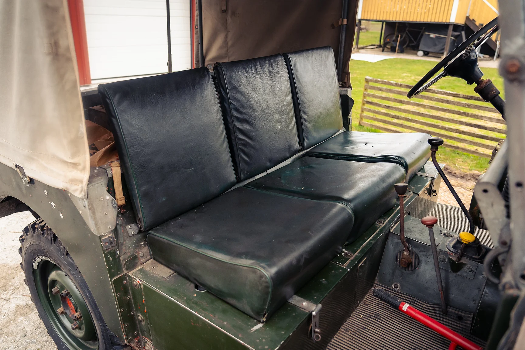 Innenraumfoto von 1953 Land Rover Series 1 Soft Top (25)