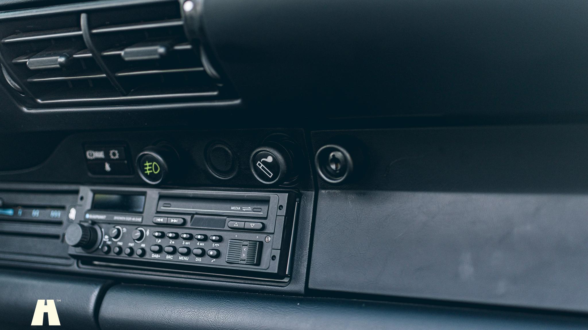 Interior image of 1989 Porsche 911 Carrera 3.2 Targa (37)