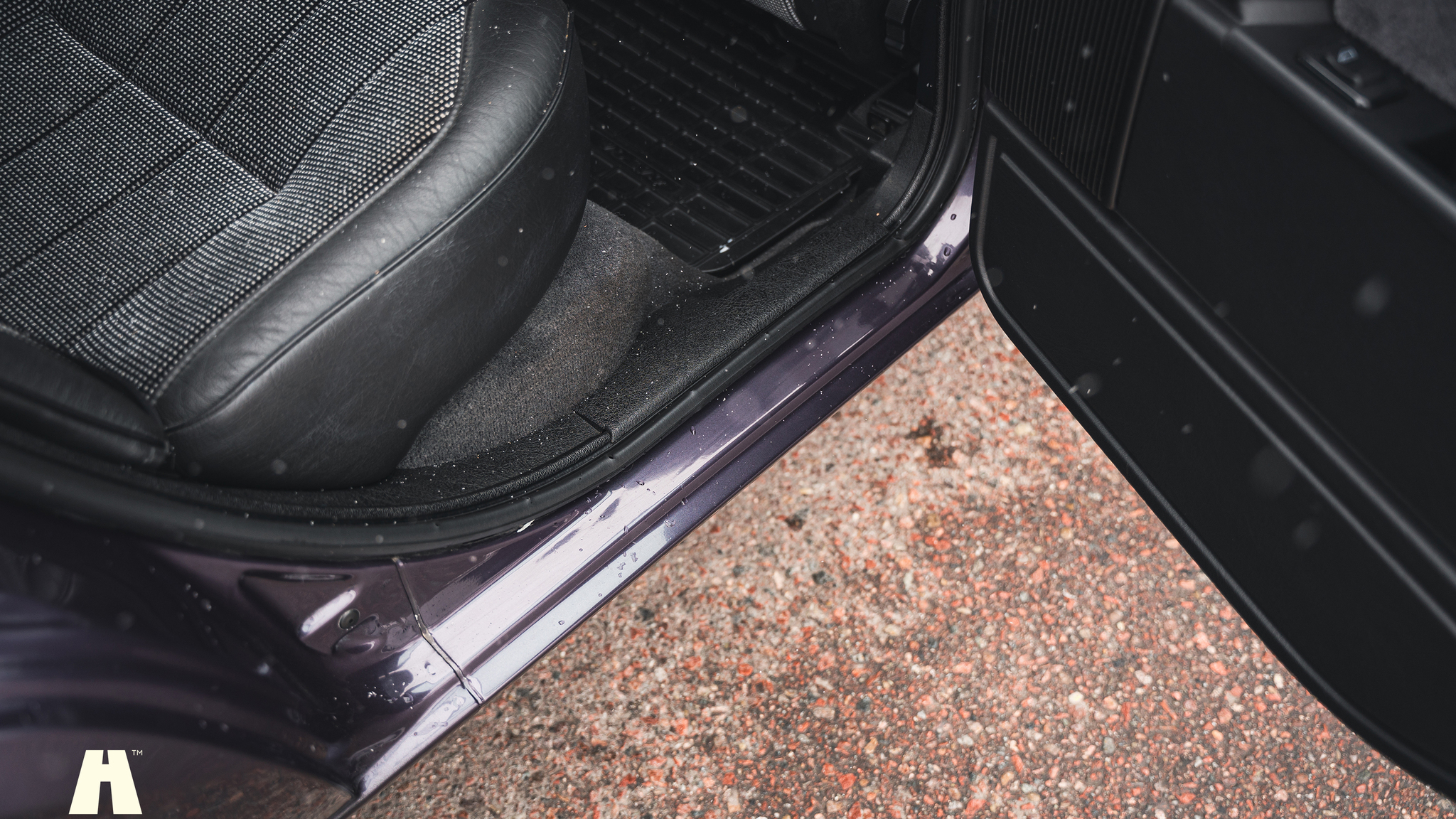 Interior image of 1995 Volvo 940 SE