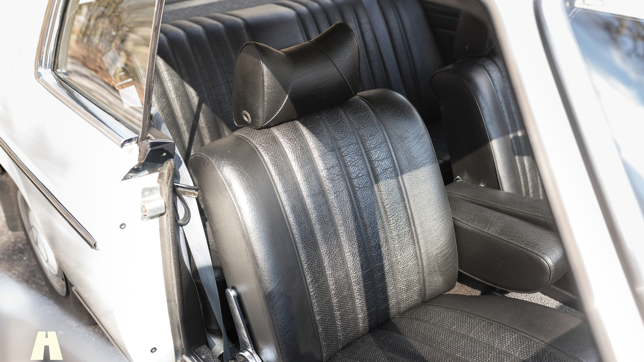 Interior image of 1970 Mercedes 250 CE