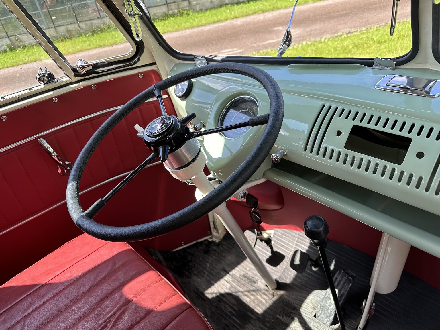 Interior image of 1969 Volkswagen T1 (30)