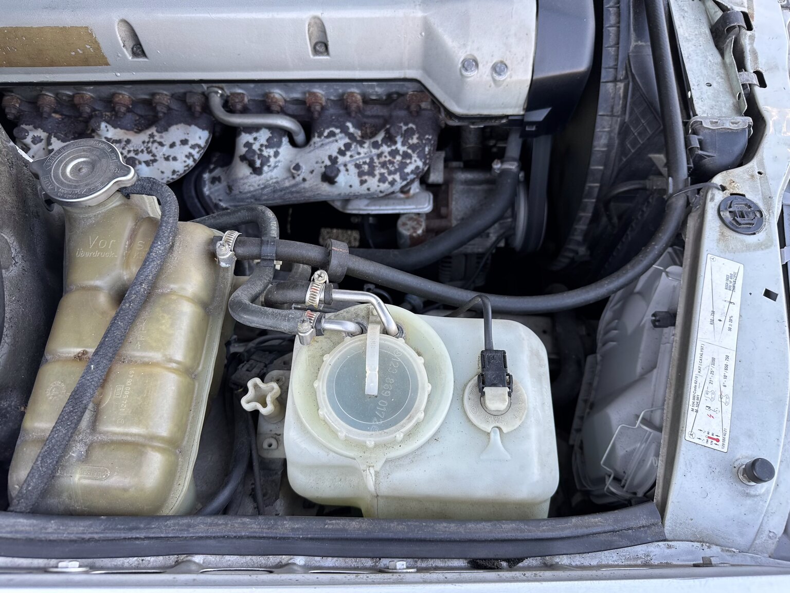 Image of 1992 Mercedes-Benz 300 CE-24 mechanics
