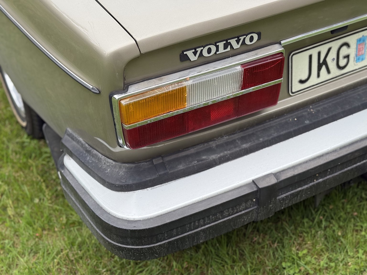Exterior image of 1976 Volvo 264 V6 GL Automatisk