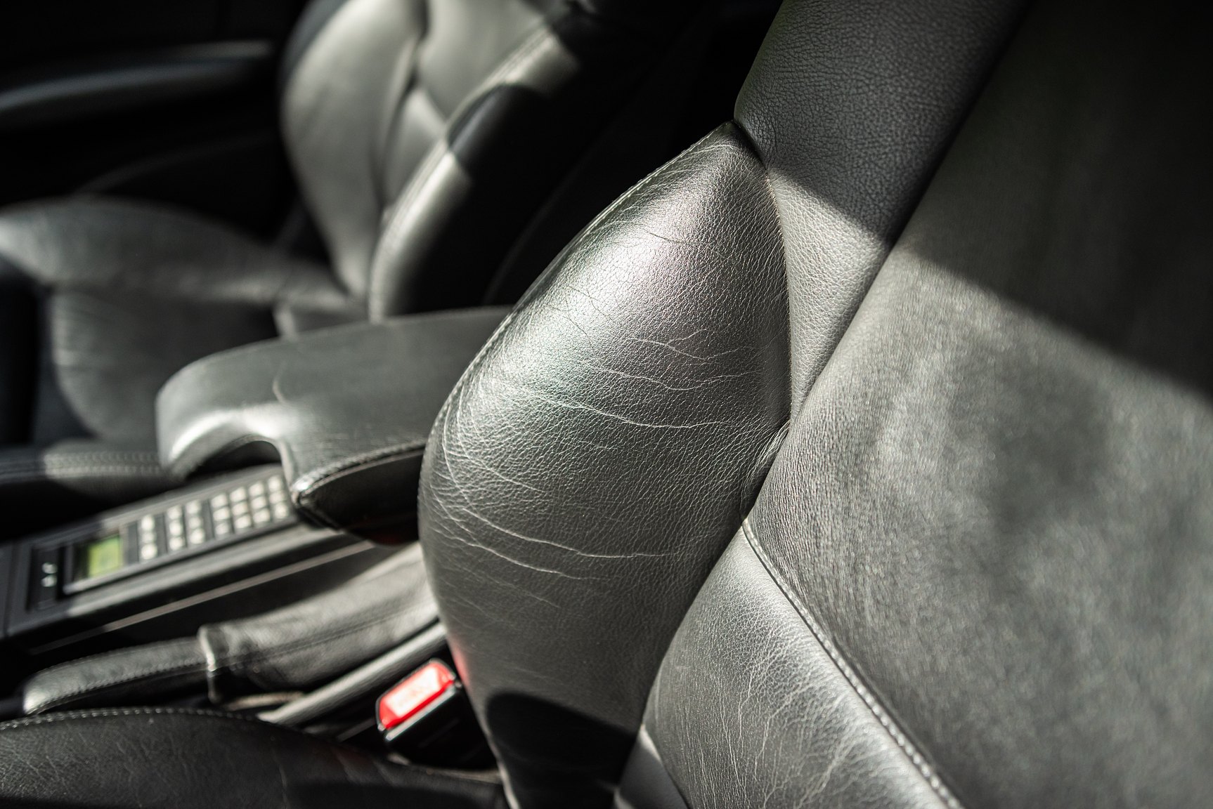 Interior image of 2001 BMW 330Xi