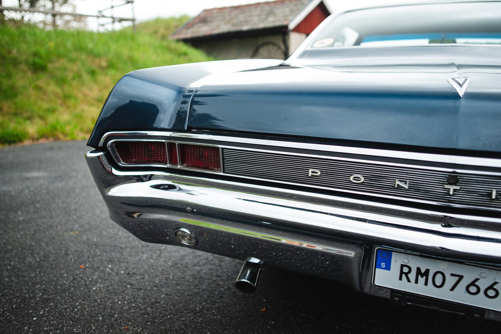 Exterior image of 1965 Pontiac Catalina 421 Tripower-Pack 2+2