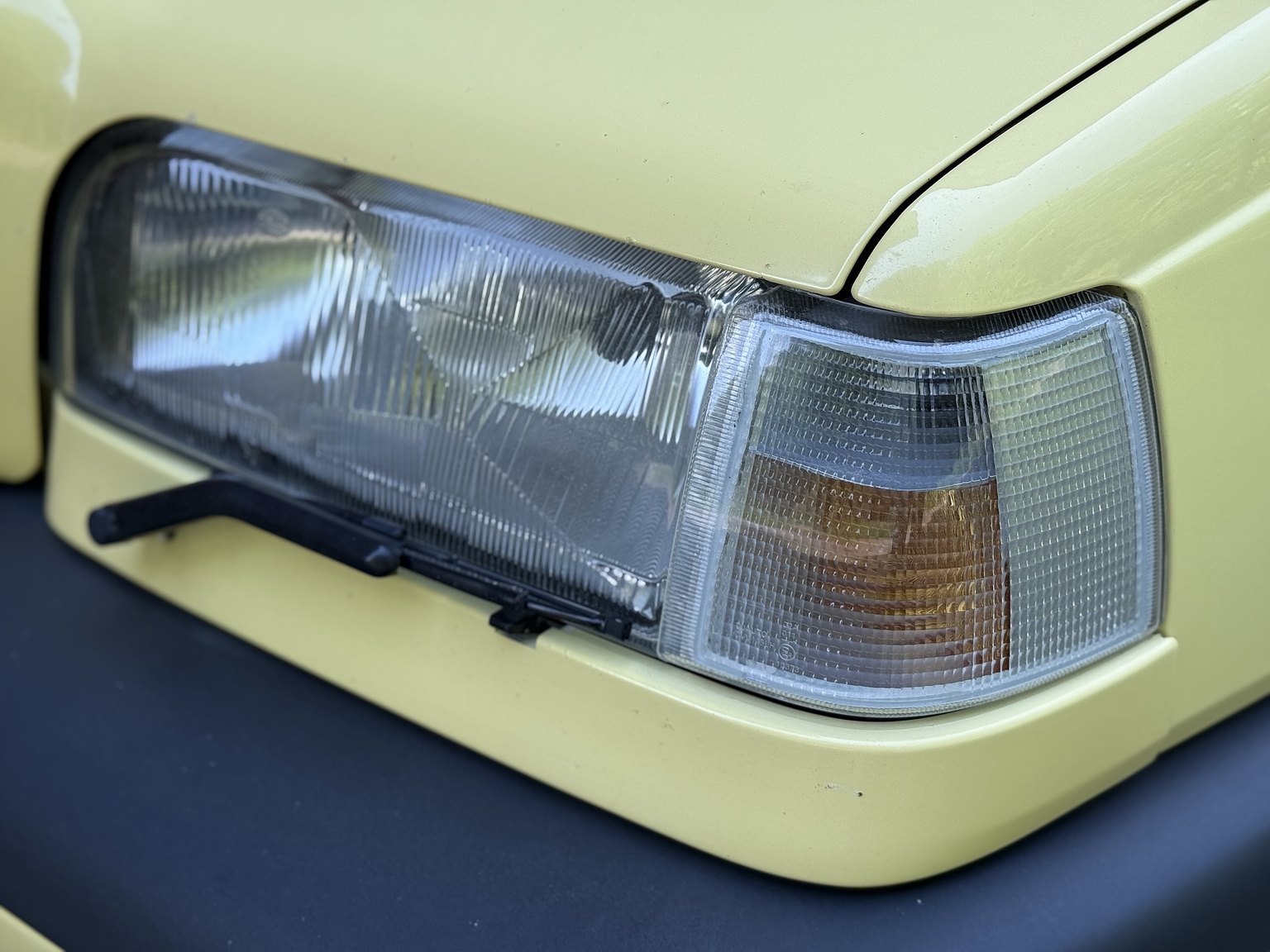 Exterior image of 1995 Volvo 850 T-5R