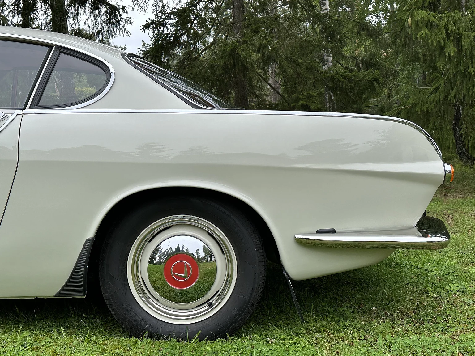 Exterior image of 1964 Volvo P1800S (88)