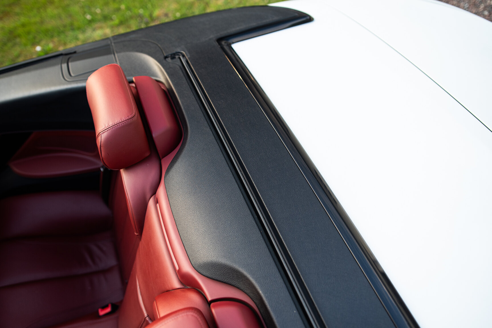 Exteriörbild på 2011 BMW 650i Cabriolet