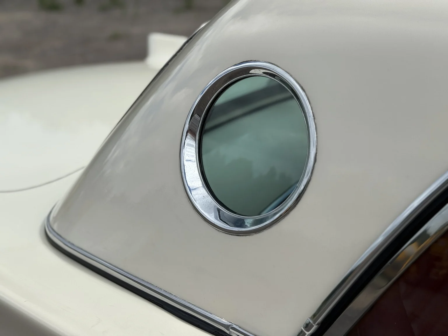Exteriörbild på 1957 Ford Thunderbird (28)