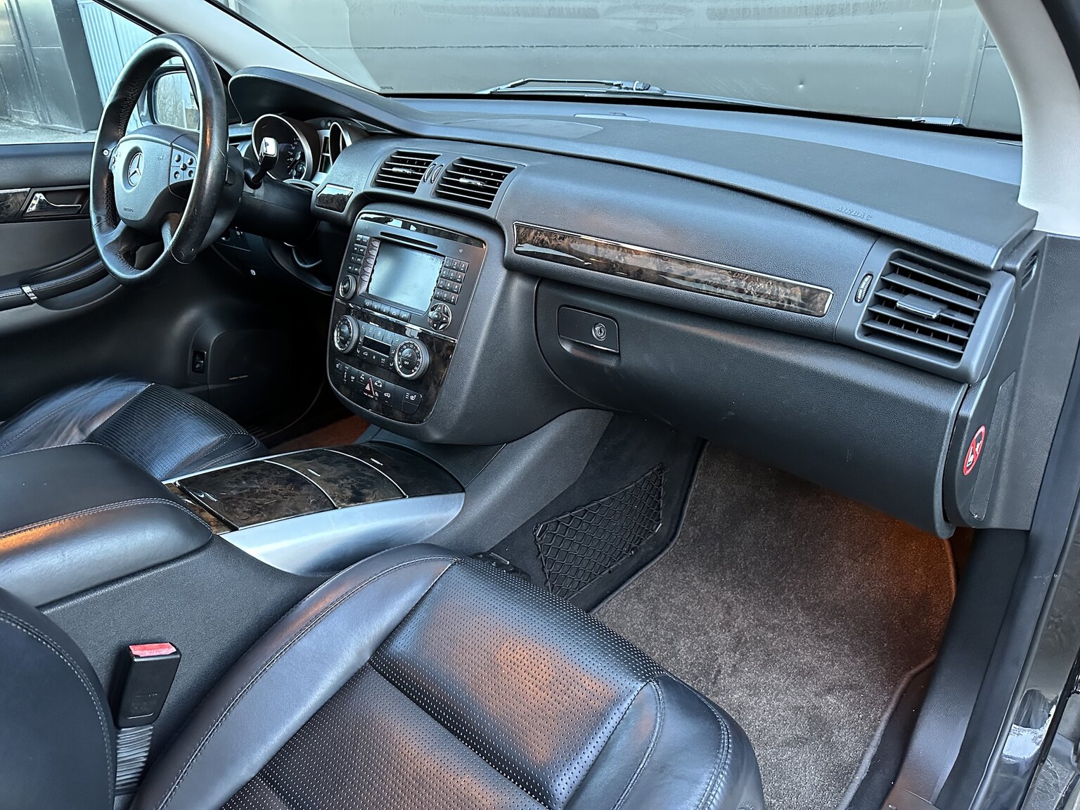 Interiörbild 2007 Mercedes-Benz R63 AMG