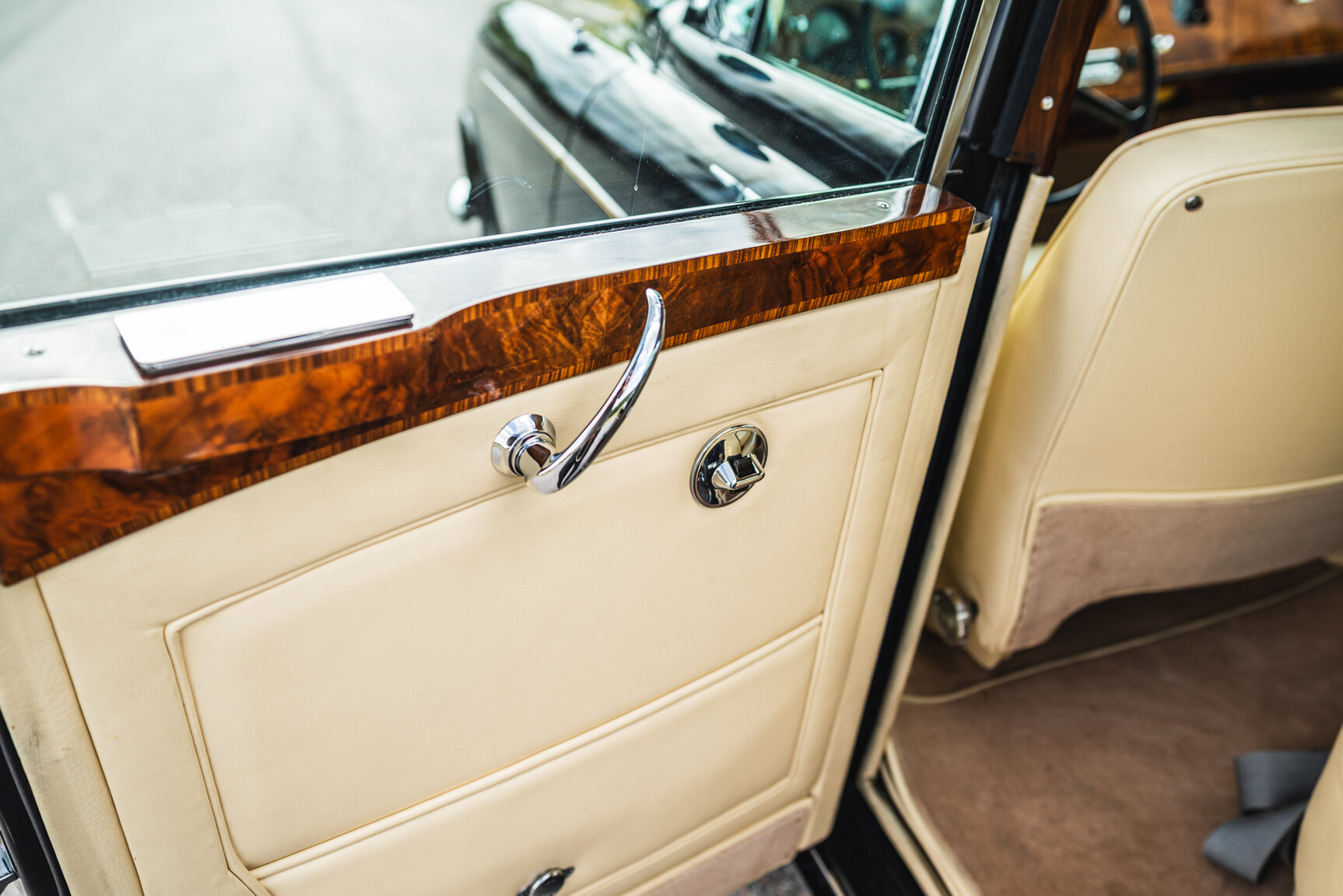 Interior image of 1960 Bentley S2 Continental 