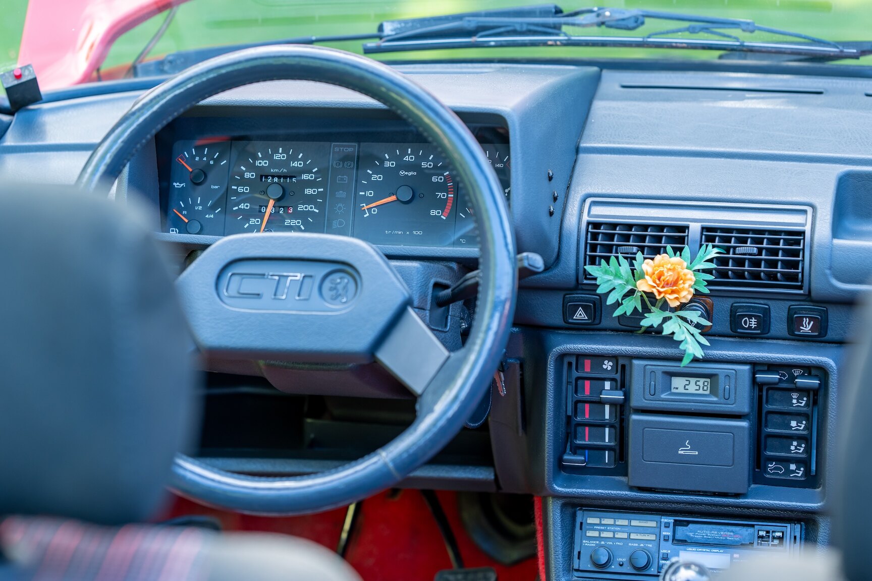 Interior image of 1987 Peugeot 205 CTI 1.6 (3)