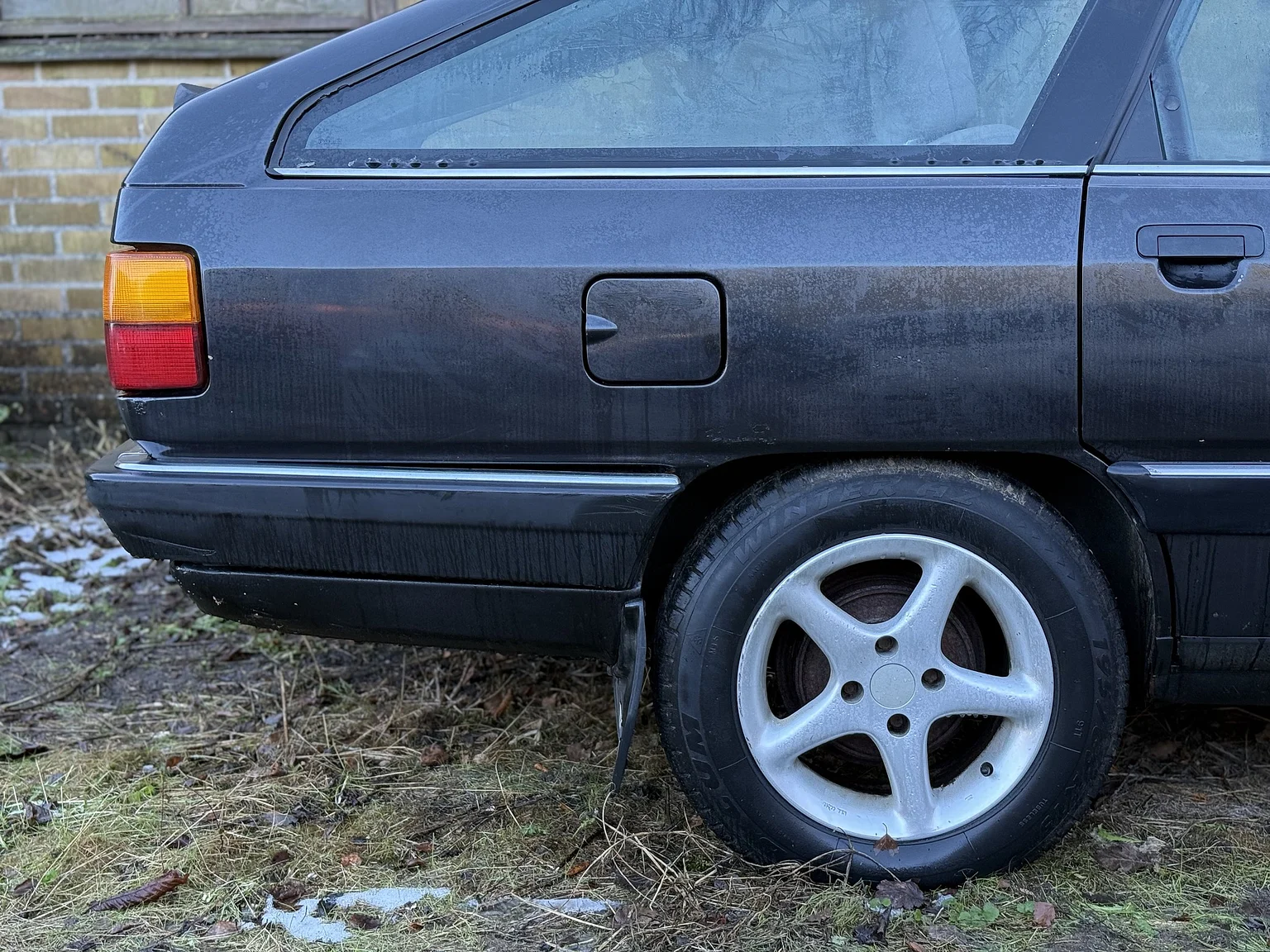 Exteriörbild på 1990 Audi 100 Avant (10)