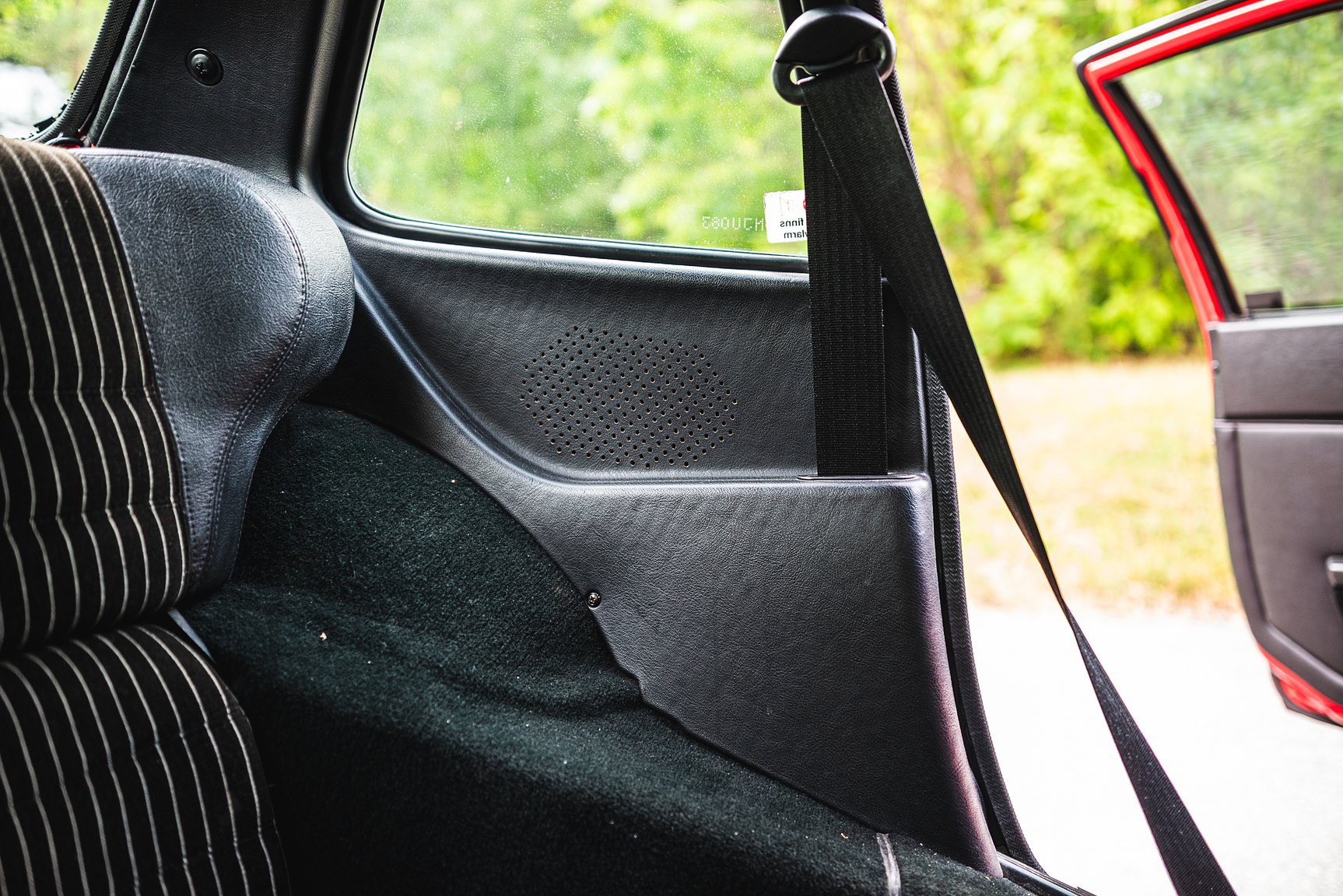 Interior image of 1988 Porsche 944