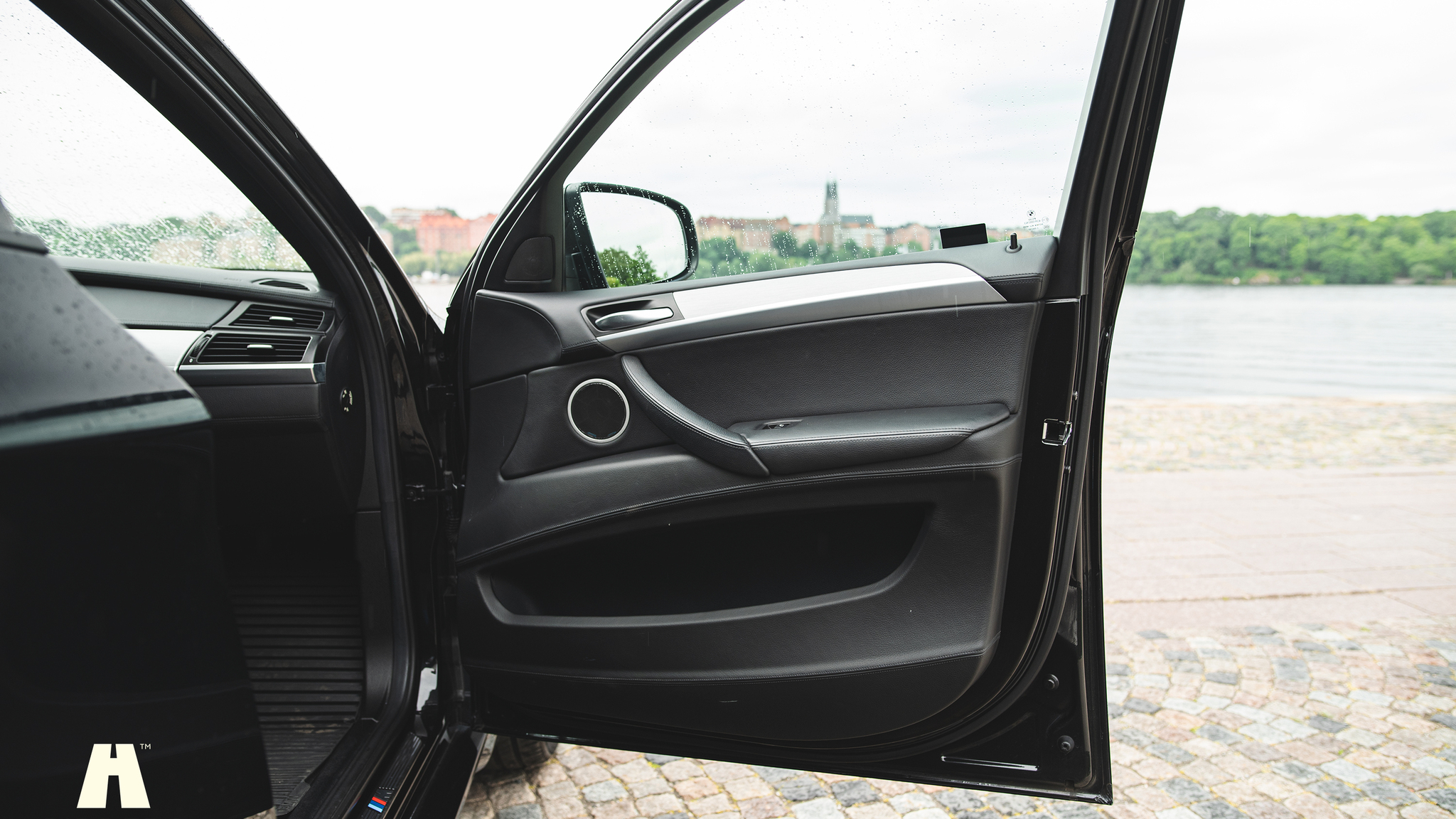 Innenraumfoto von 2010 BMW X6 M Ferrita 555HK (63)