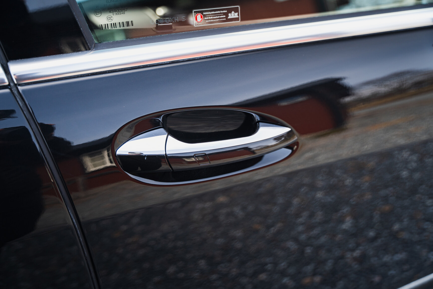 Exterior image of 2011 Mercedes-Benz S600 (38)