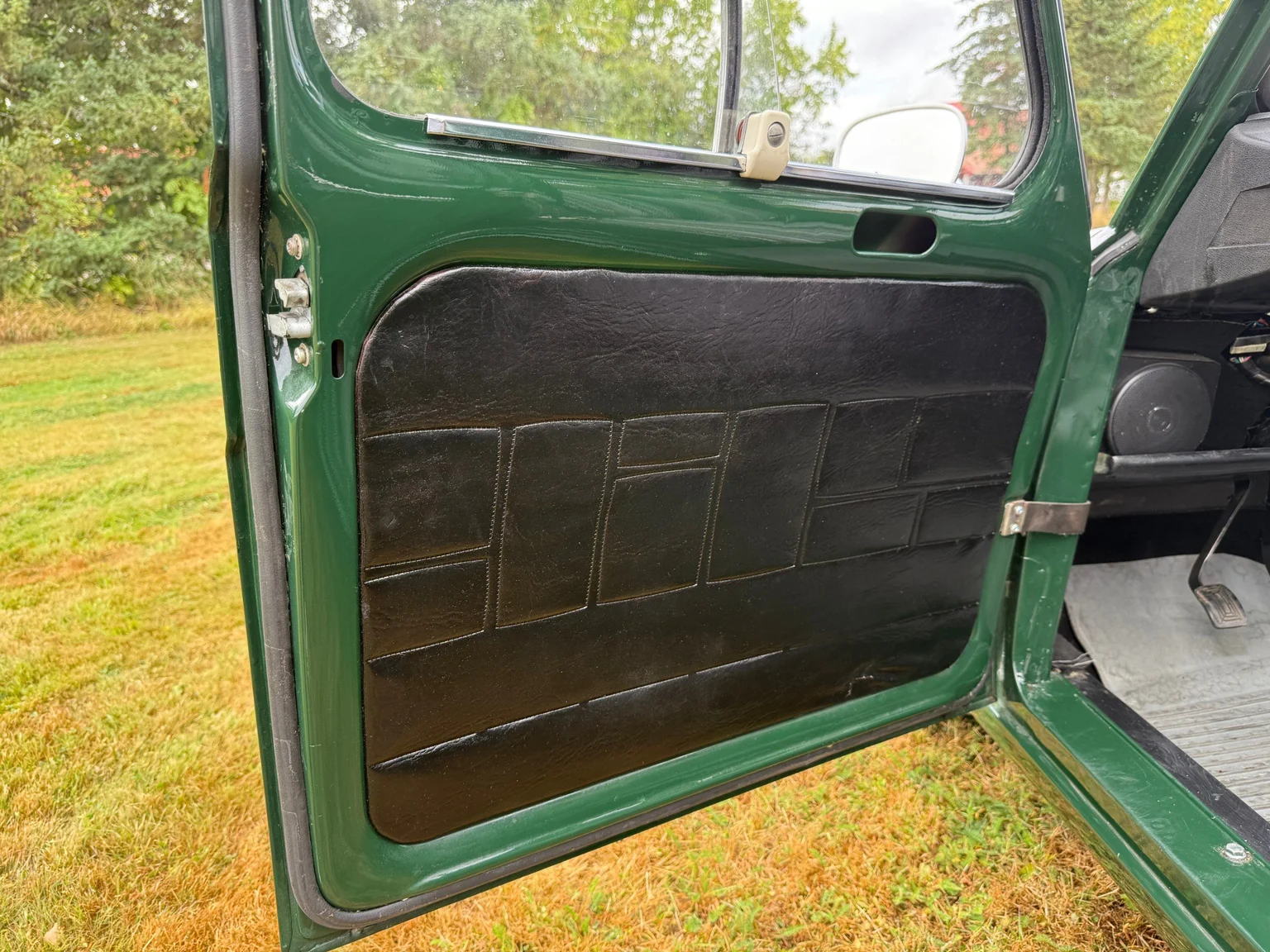 Interior image of 1970 Renault 4 (2)