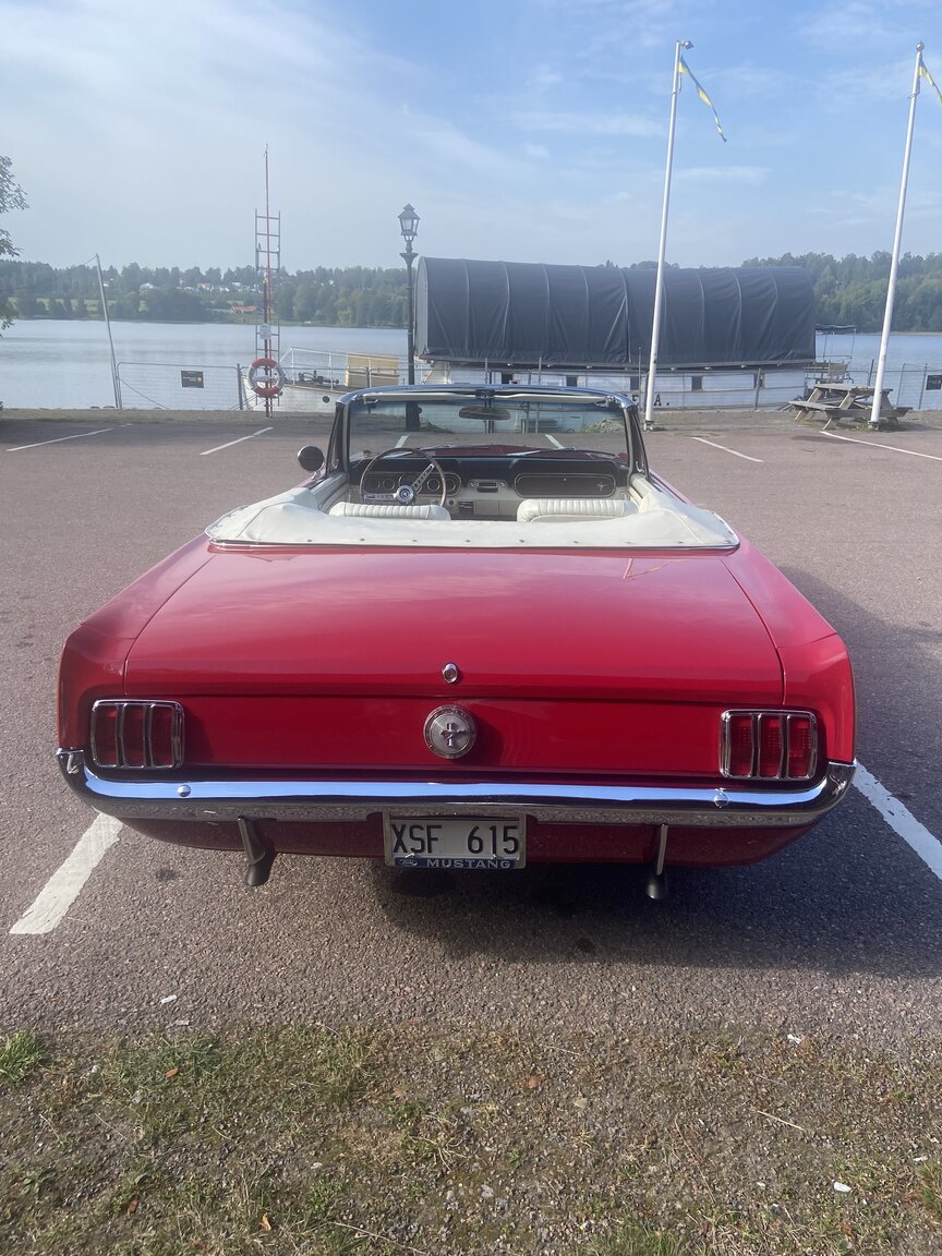 Exteriörbild på 1966 Ford Mustang Convertible