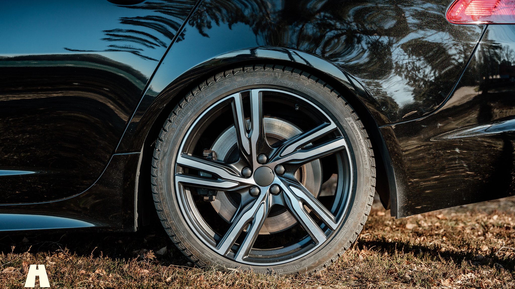 Exterior image of 2010 Jaguar XFR (12)