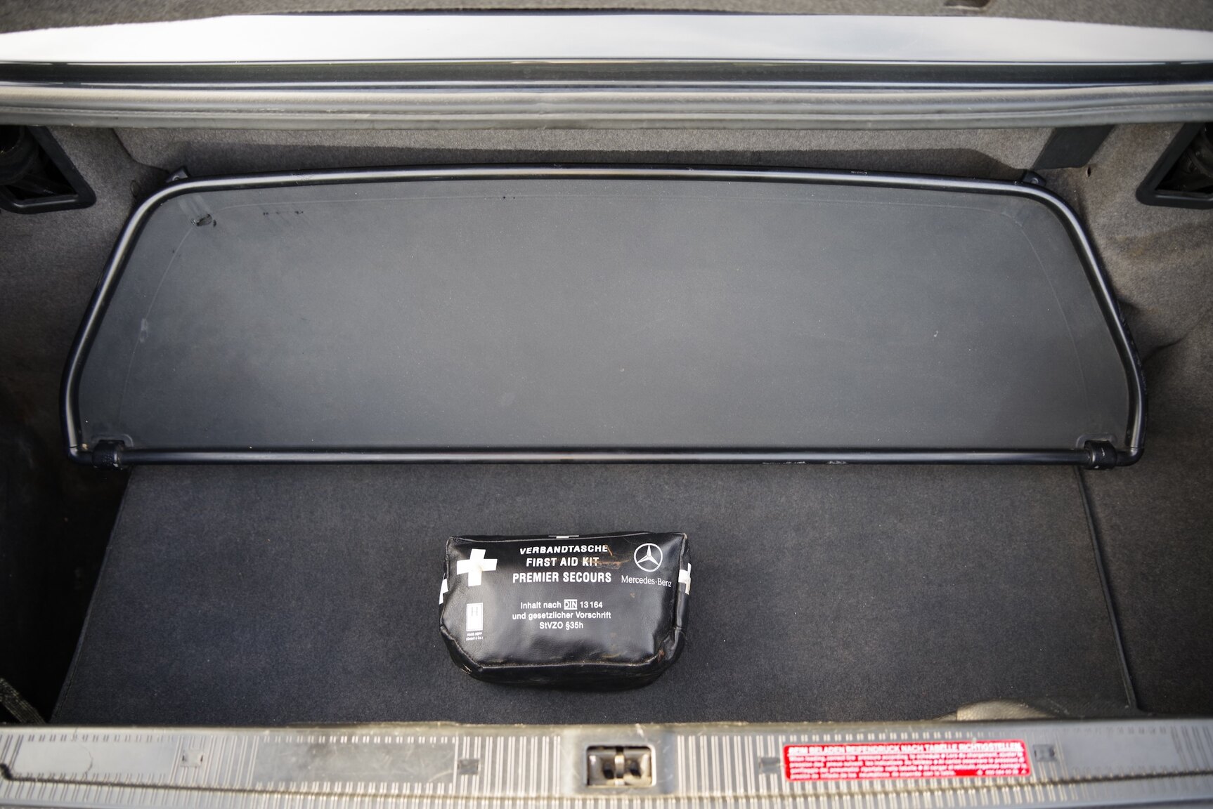 Interior image of 1992 Mercedes-Benz 300 SL-24