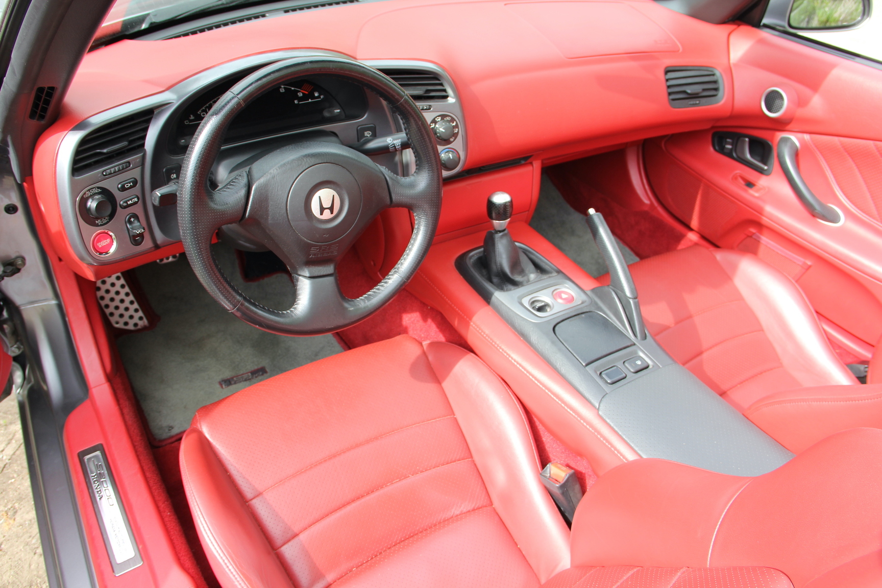 Innenraumfoto von 2003 Honda S2000