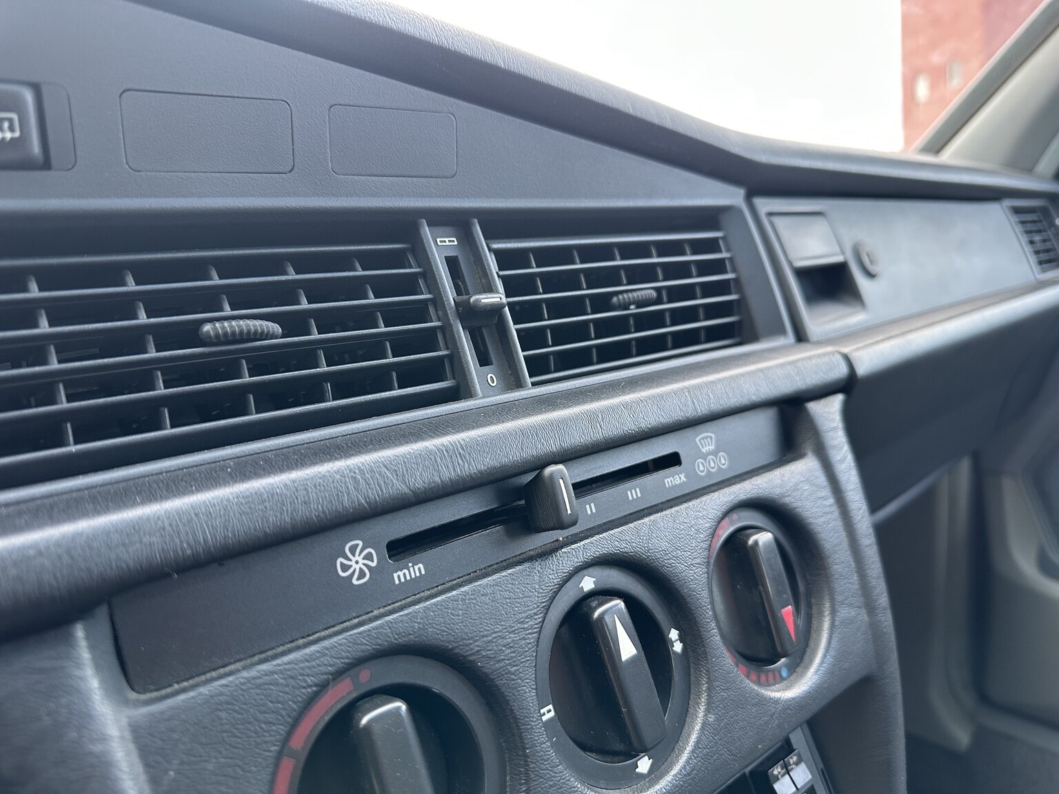 Interior image of 1988 Mercedes-Benz 190 E