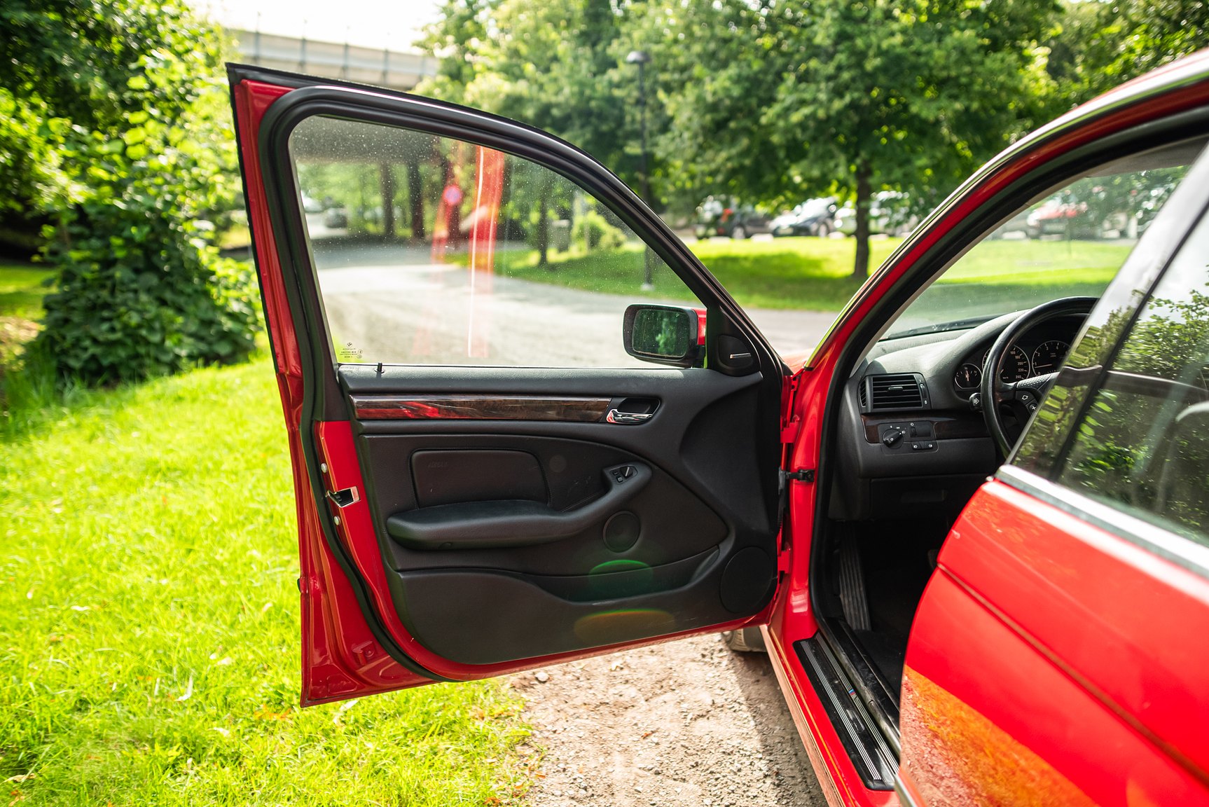 Interior image of 2001 BMW 330Xi