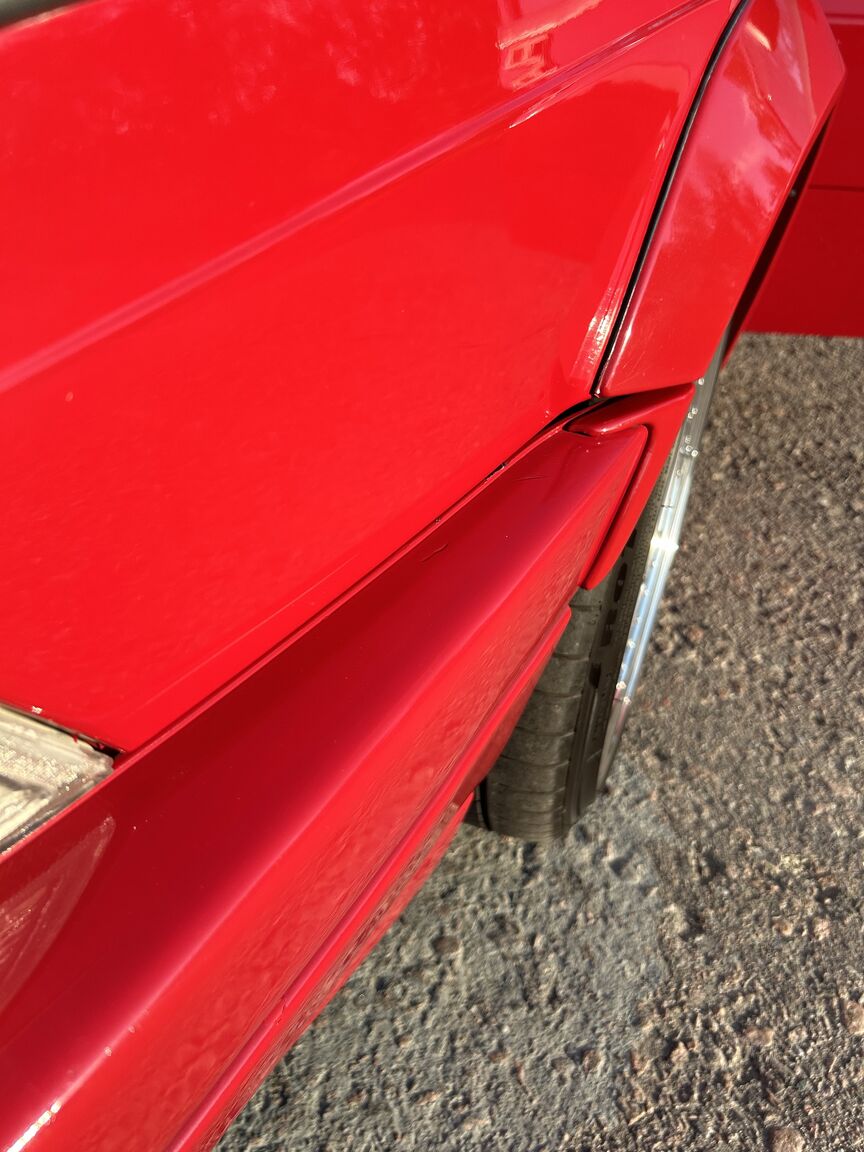 Exterior image of 1988 Alfa Romeo 75 (26)