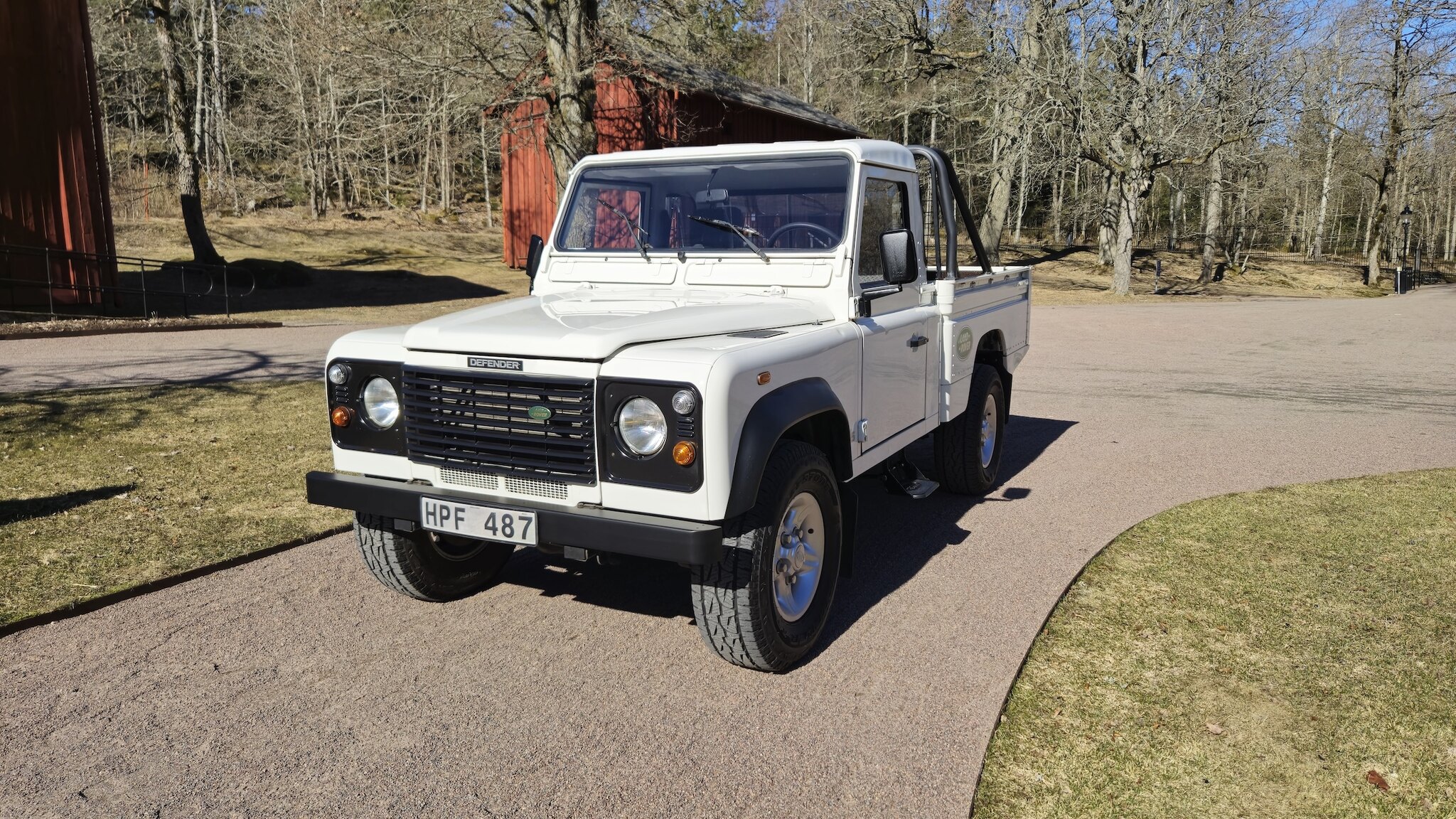 Exterior image of 1999 Land Rover Defender Single Cab Pickup