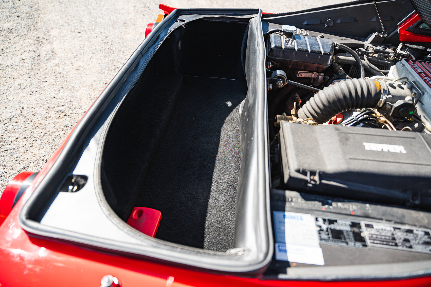 Interiörbild 1989 Ferrari 328 GTS