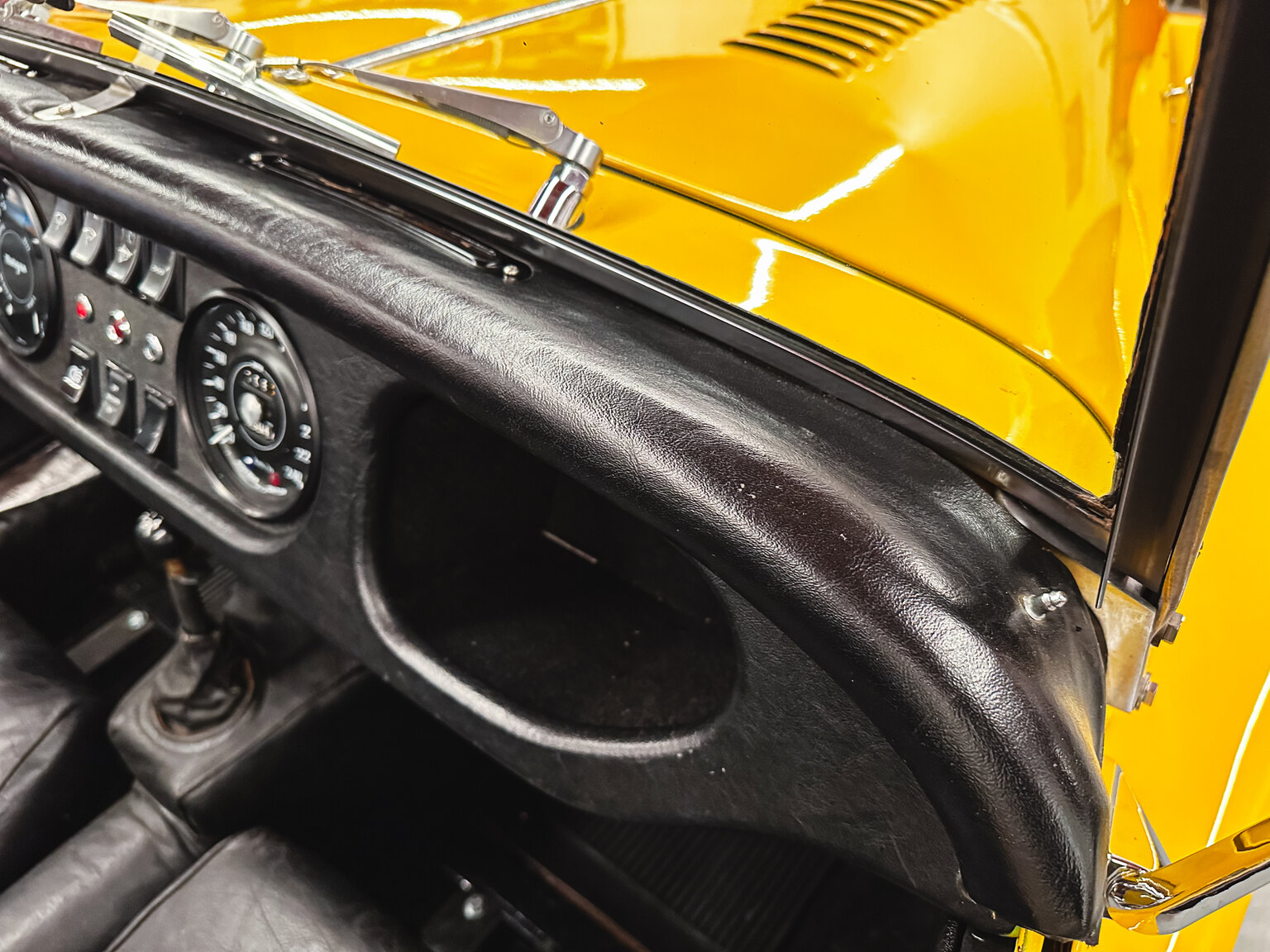 Innenraumfoto von 1974 Morgan +8