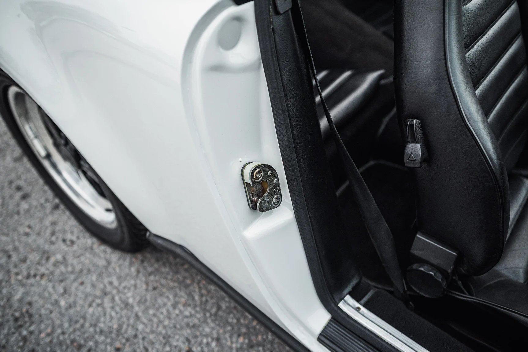Interior image of 1983 Porsche 911 SC (8)