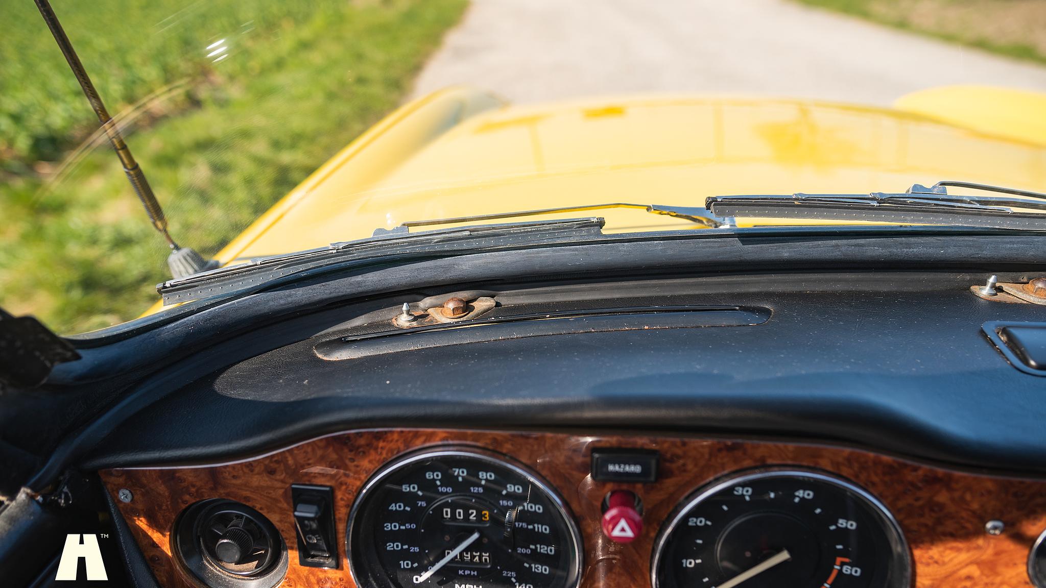 Interior image of 1974 Triumph TR6 (42)