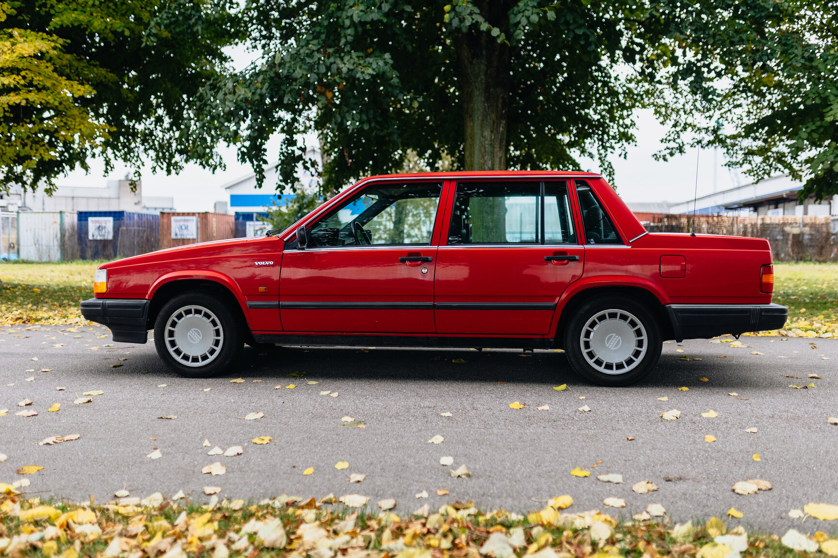 Exterior image of 1990 Volvo 740 GL 2.3