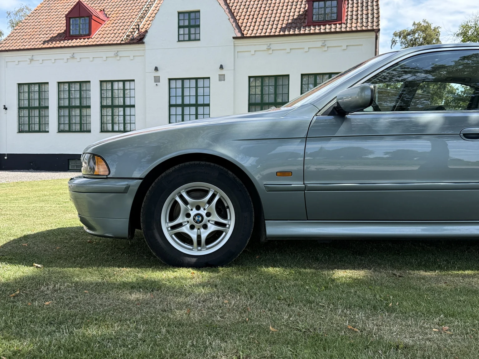 Exteriörbild på 2003 BMW 525d Sedan (8)