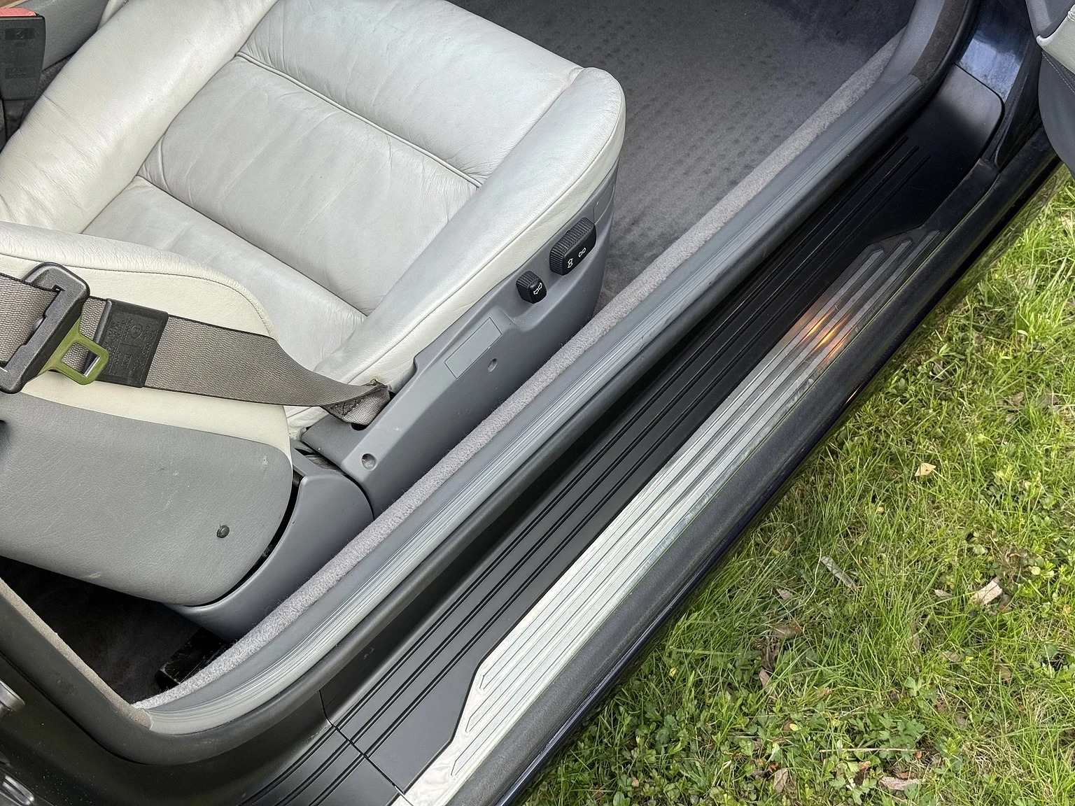 Innenraumfoto von 1994 BMW 840Ci (41)