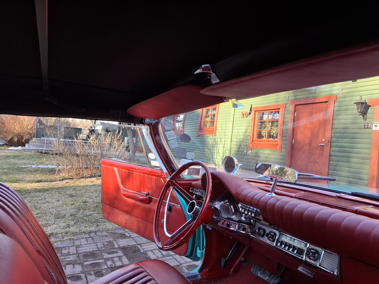Interior image of 1961 Chrysler Newport Cabriolet