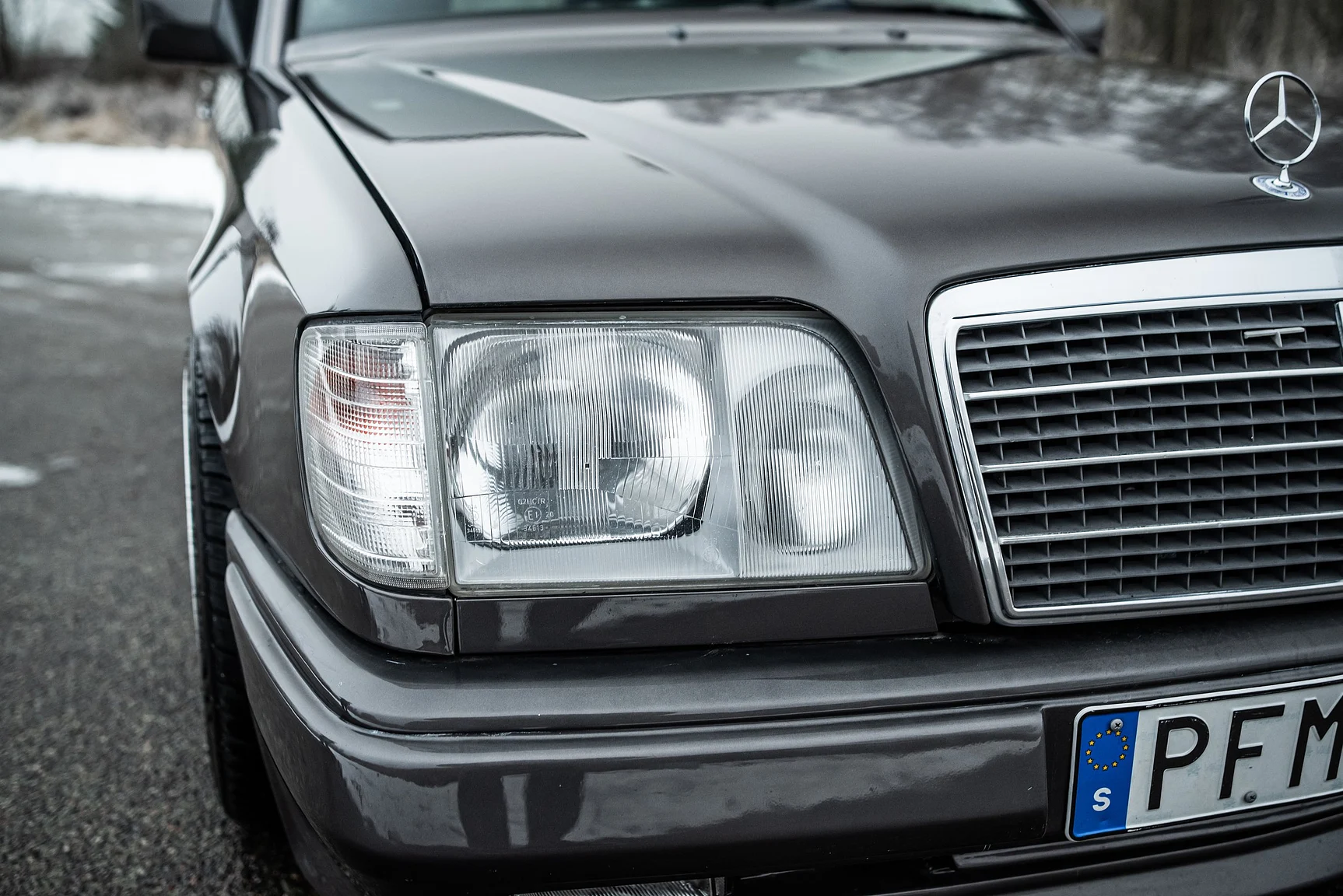 Exterior image of 1993 Mercedes-Benz E 320 "AMG" (21)