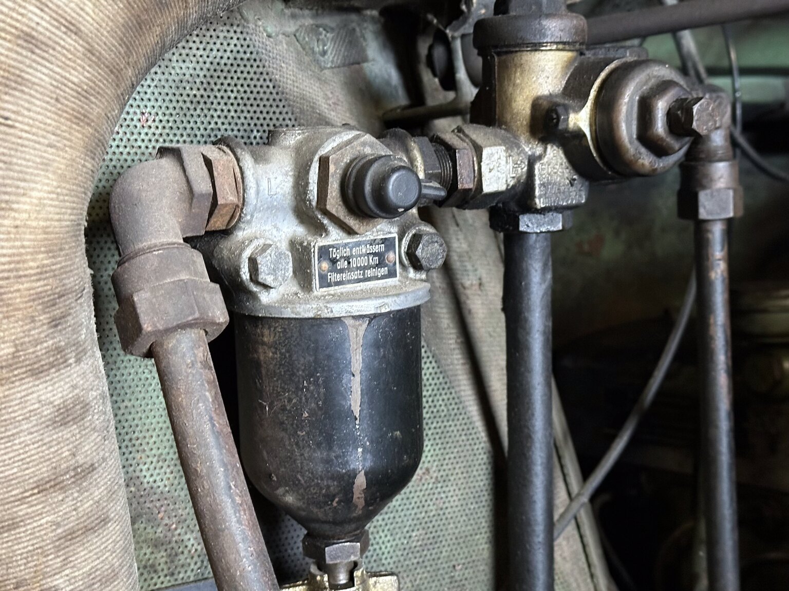 Image of 1964 Mercedes-Benz L911 mechanics