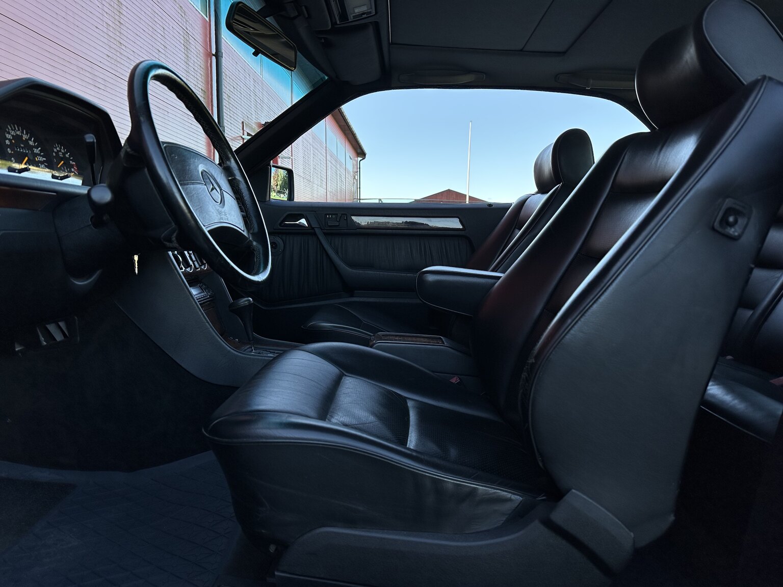 Interiörbild 1990 Mercedes-Benz 300 CE 24V